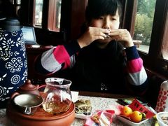 女儿爱喝茶-豫园湖心亭茶楼