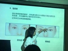 -金夫人化妆摄影职业培训学校