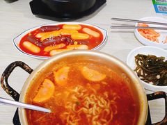 -拌来拌去石鍋拌飯(文鼎店)