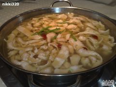 一大锅的兔子肉&nbsp;-芭夯兔·兔肉汤锅(新都店)