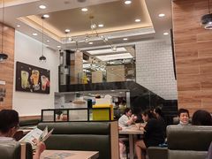 大堂-佰搭果·广式茶餐厅(西华路店)