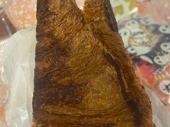 焦糖榛果巧克力黄油压扁可颂-黑草莓(重庆路店)