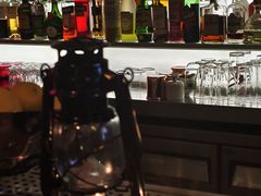 -FOUR PLAY BAR
