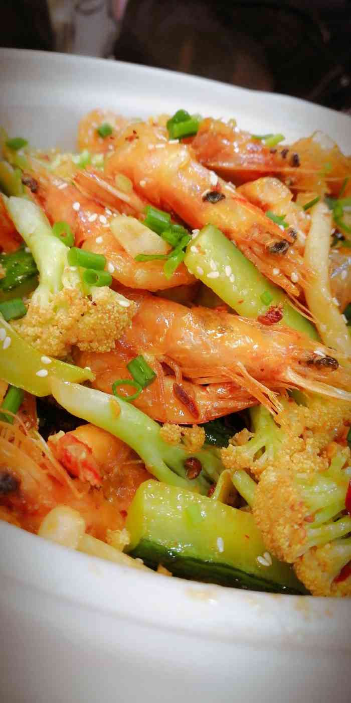 王氏砂锅鸡(汉阳玫瑰街店)-"晚上路过这里,看到人不是很多,就过来吃了