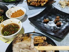 -乔岩保应烧烤店
