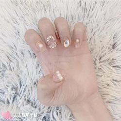 -吉吉靓甲美睫