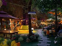 -月亮眼花园餐厅书吧酒吧