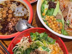-爆炸头阿姨小四川正宗川味小吃(无任何分店)