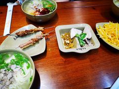 -亮亮面馆(经六路店)