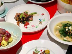 沙田玻璃乳鸽-馋遇江南·精致湖景雅宴(东方之门店)