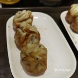 鱼丸很好吃。连千张包的馅料都那么瓷实。还真是老店