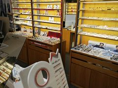 -优医视平价眼镜蔡司依视路折扣工厂店(十里堡店)