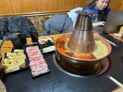 -果松木炭酸菜铜火锅·外婆参鸡汤