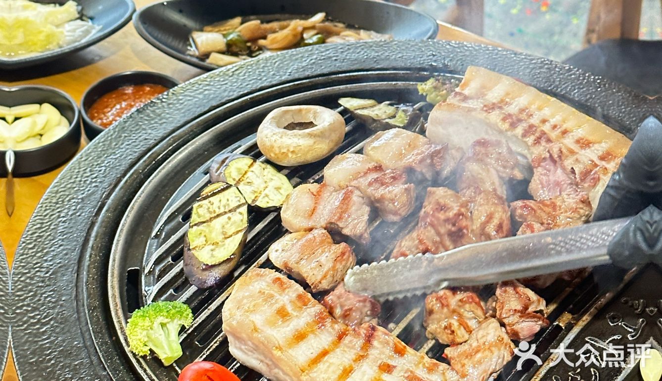 🇰🇷济州岛好吃的黑猪肉。。。(保健路篇)