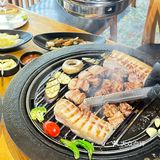 🇰🇷济州岛好吃的黑猪肉。。。(保健路篇)