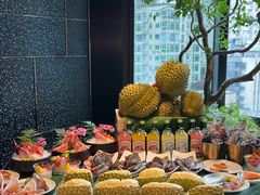-雍容荟帝王蟹活龙虾展台自助(IFS黑金店)