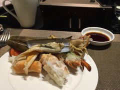 -大中华希尔顿酒店-念自助餐·嗨啤·小龙虾