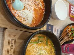 -花馬肆.云南过桥米线(汉神购物广场现场熬汤店)
