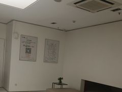 -卡罗酒店(东门晒布地铁站店)