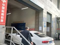 -上海滩商厦-地下停车场