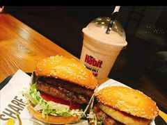 -The Habit Burger Grill 哈比特汉堡(爱琴海店)