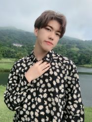 -BTR发型定制潮沙龙店