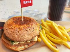 -必胜客(大坪英利店)