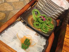 -老牌坊云南鱼豆花火锅(爱建店)
