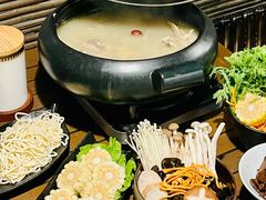 -汤宴·参须肚包鸡(南京路店)