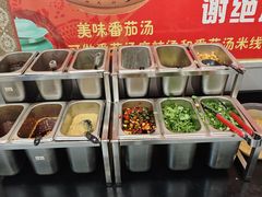 -吕阿婆骨汤麻辣烫(云岗店)