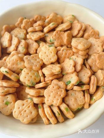 宝宝版香葱小饼干｜12M+宝宝辅食