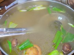 -乡土黄·鲜牛肉火锅·小龙虾(兴业街店)