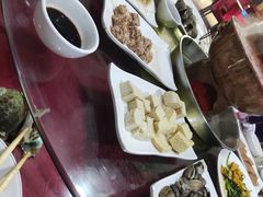 -鑫渔港海鲜本地菜·山海关浑锅(东戴河店)