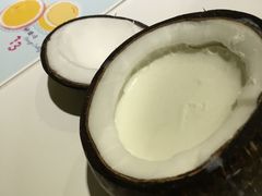 -志龙皇冠吃货椰子铺