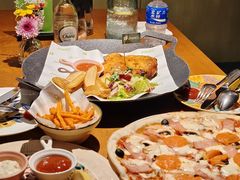 -JINNS锦时 steak&pizza(浸信会礼拜堂旧址店)