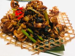 沙姜爆有膏鲜鱿-五稻厨房粤西菜(新闻店)