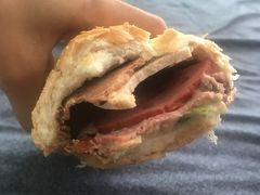 -Bánh Mì Huynh Hoa