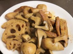 -老鼎万春卤菜(五代传承创始老店)
