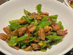 -鱼鲜饭香·招牌汽锅剁椒鱼头王