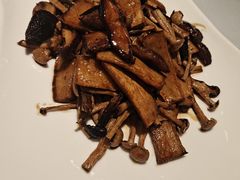 烧汁山珍菌-津禧荟·酥皮烤鸭(北辰店)