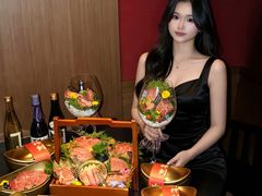 -山川小町·极番烧肉(新地假日广场店)