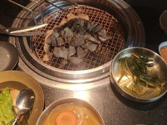 -韩烧牛中牛·甄选黑牛烤肉(黑金店)