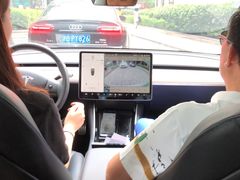 -TESLA 特斯拉(上海太古汇体验店)
