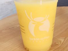 百香芒果瑞纳冰-瑞幸咖啡(万科红立方大厦店)