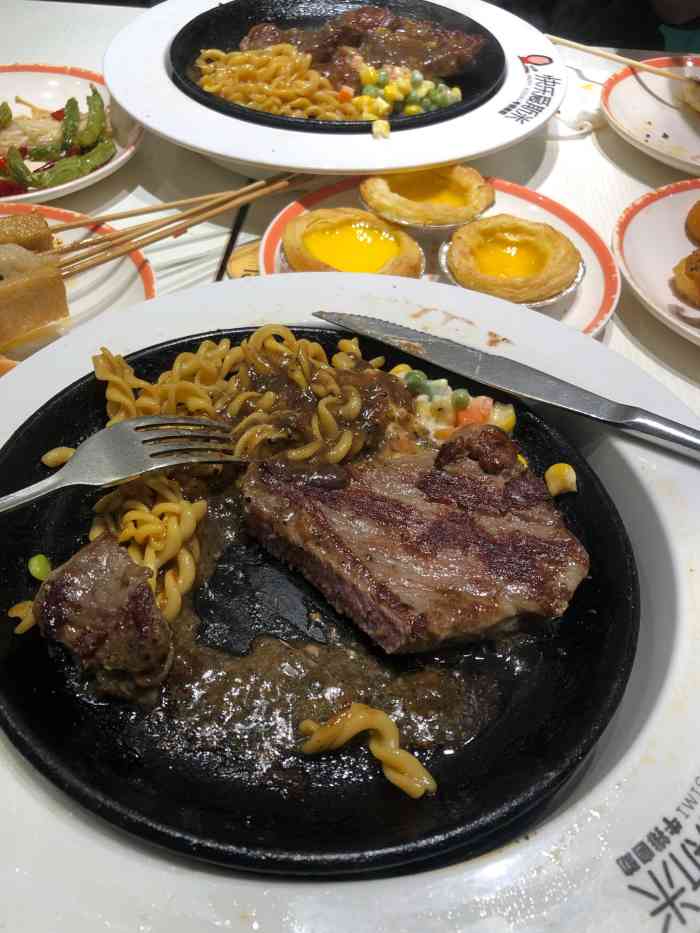 快乐爱斯米牛排自助(亿合城店)-"去的时候不是高峰,挺清闲的,味道还