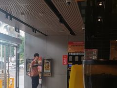 -麦当劳(中二横路店)