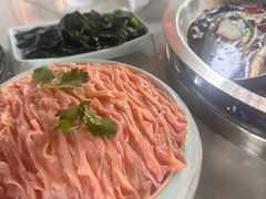 -茅草房·河畔园林火锅