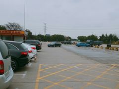 -平望服务区·停车场