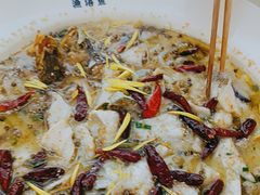 -渔语鱼酸菜鱼新川菜(来福士店)