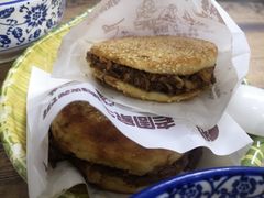 牛肉烧饼普通版-穆得·老周家牛肉烧饼(普利街店)